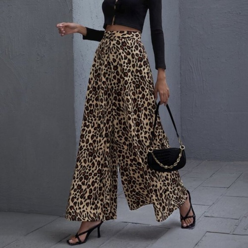 Wide-Leg Leopard Print Pants